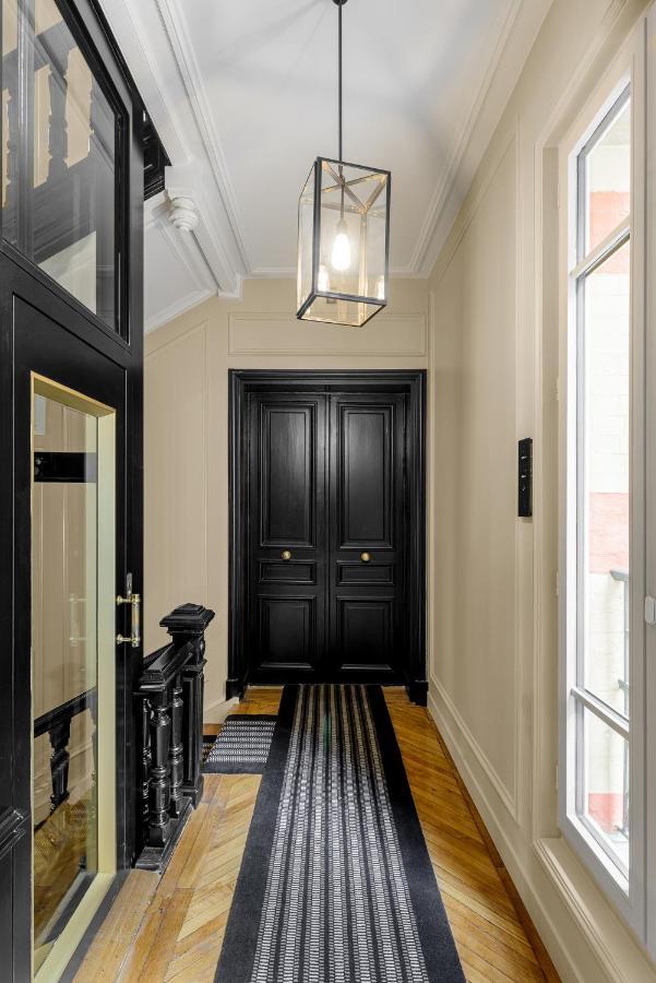 Black Door París Exterior foto